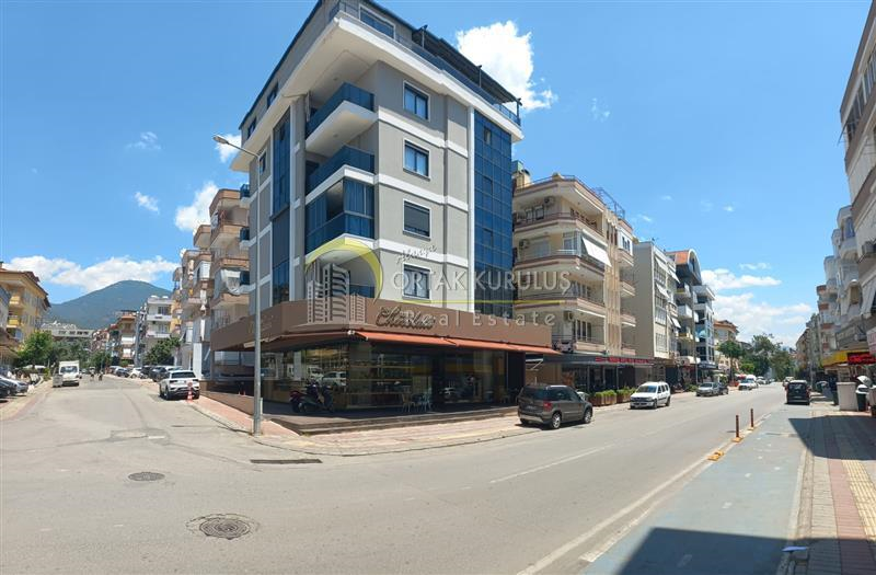 Alanya Merkez Kadıpaşa'da 4+1 Teraslı Satılık Daire + Stüdyo