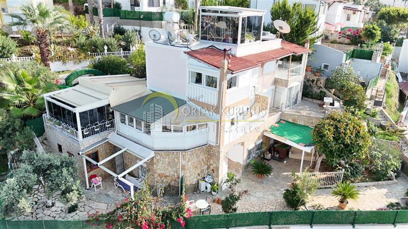 Til salg i Kargıcak, Alanya, berettiget til statsborgerskab, 4+2-værelses villa med havudsigt