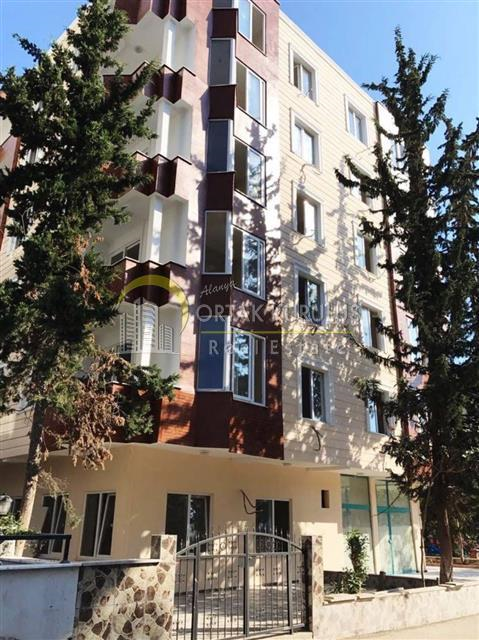 Mahmutlar’da Denize Yakın 1+1 Eşyalı Satılık Daire | 3. Kat