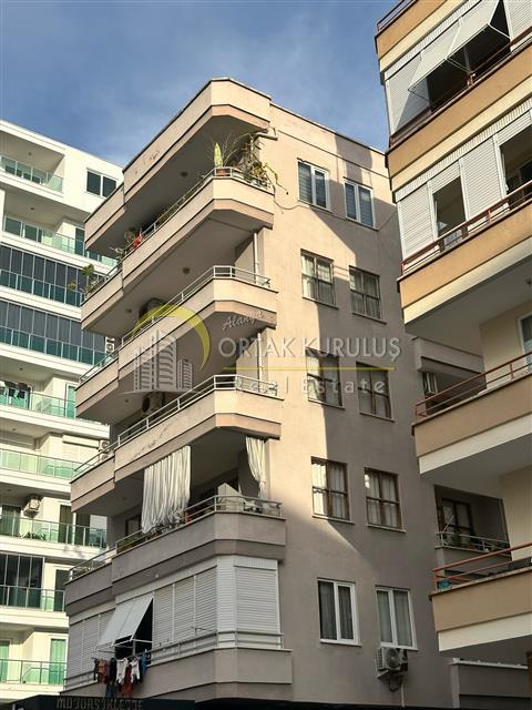 Alanya Mahmutlar: 2+1 lejlighed uden møbler til salg - 105m² øverste etage.