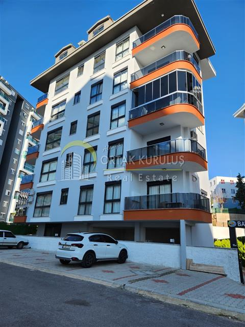 Alanya Mahmutlar’da Denize Yakın Eşyalı 1+1 Satılık Daire