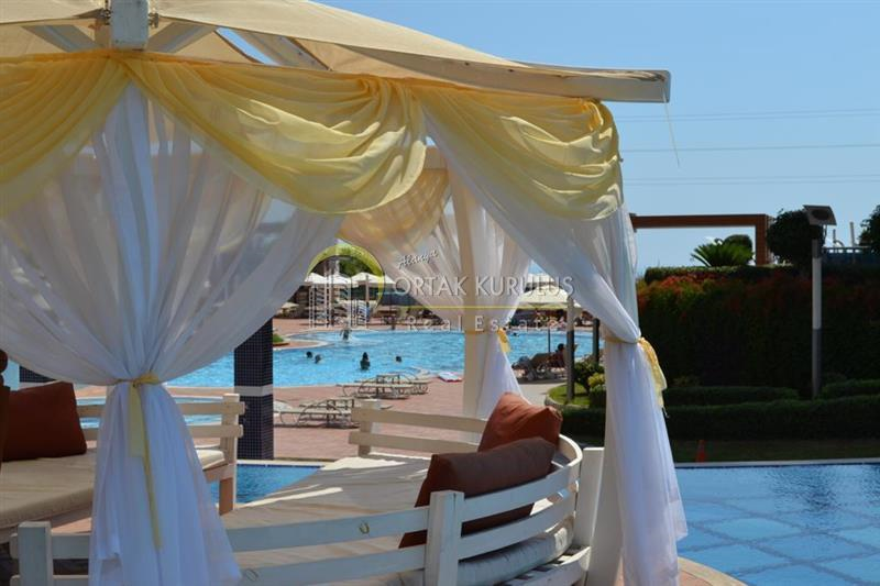 Alanya Mahmutlar Azura Park'ta Full Eşyalı 1+1 Satılık Daire