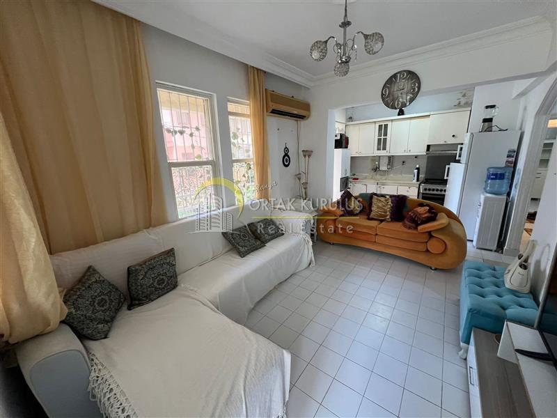 Mahmutlar Barbaros Caddesi’nde Satılık 2+1 Eşyalı Daire