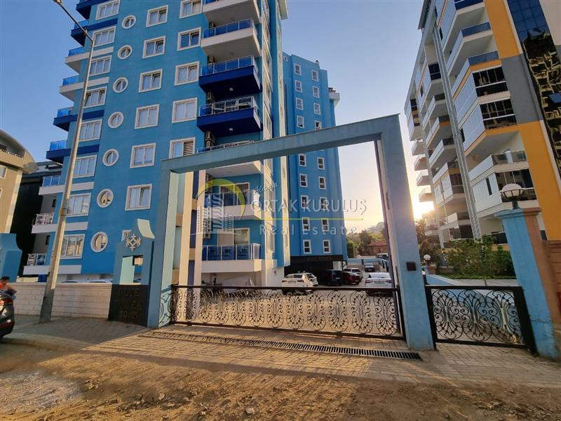 Mahmutlar’da Full Eşyalı 1+1 Satılık Daire – Havuz & Sauna