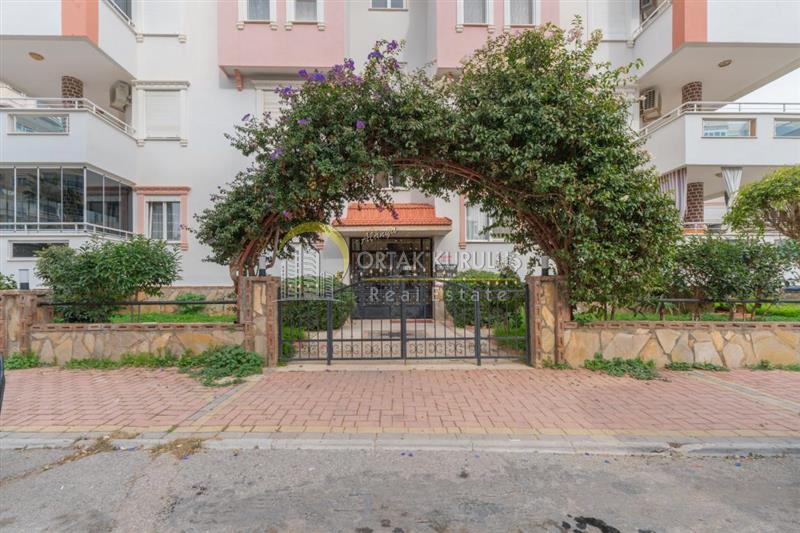 Аланья, Махмутлар, в 300 м от моря, продаётся 2+1-комнатная квартира | Onur Apartmanı