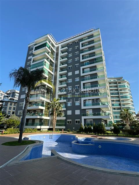 Mahmutlar Beykonakları Residence for Sale 3+1 Separate Kitchen | 170 m²