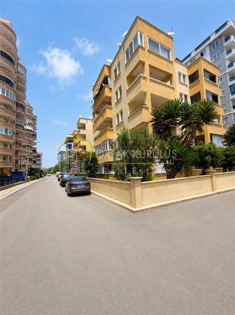 For sale on the Mahmutlar–Kargıcak border, 2+1 with separate kitchen | Price valid for 3 days | 150m from the sea