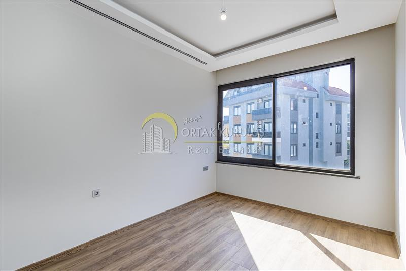 property for sale Oba 70111