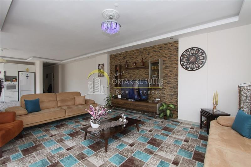 Tosmur Karakuşin 8. asuntorakennus, 4+2 dupleksiasunto – 450 m², täysin kalustettu