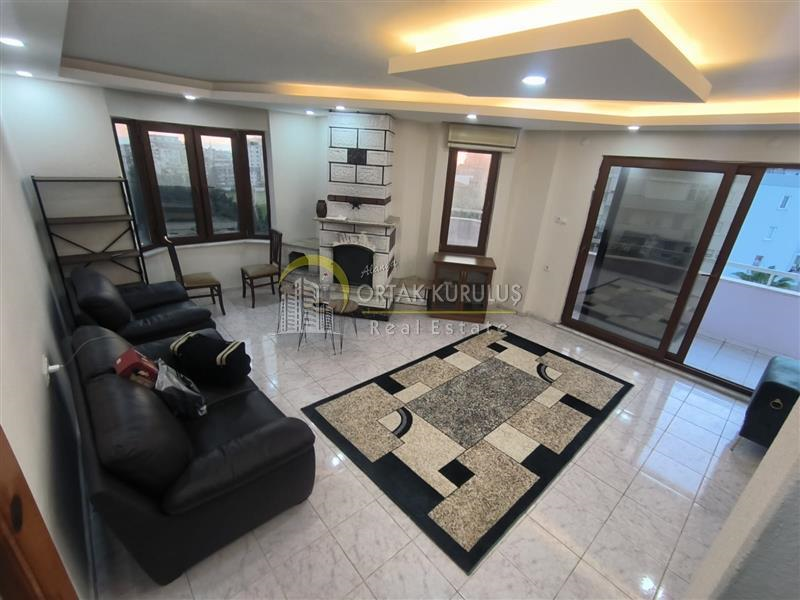 5+1 duplex apartment for rent in Kızlarpınarı, Alanya Center