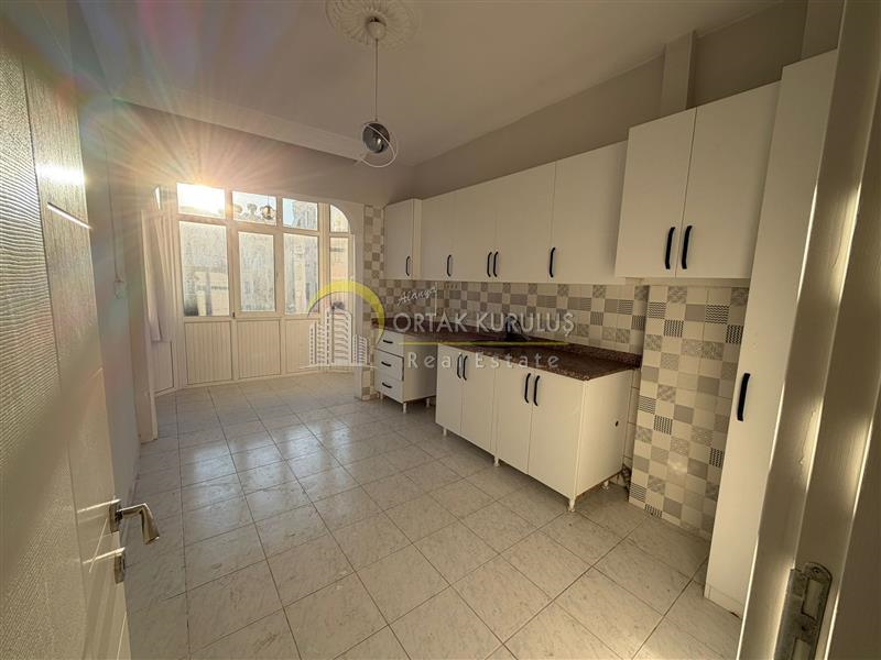 Alanya Güllerpınarı For Rent 3+1 Apartment | 400m to the Sea - Renovated