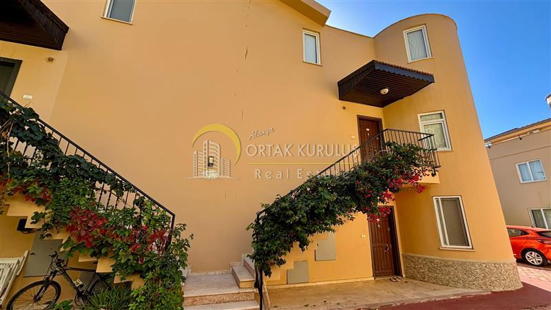 Furnished 2+1 duplex with sea view in Gold City, Kargıcak, Alanya.