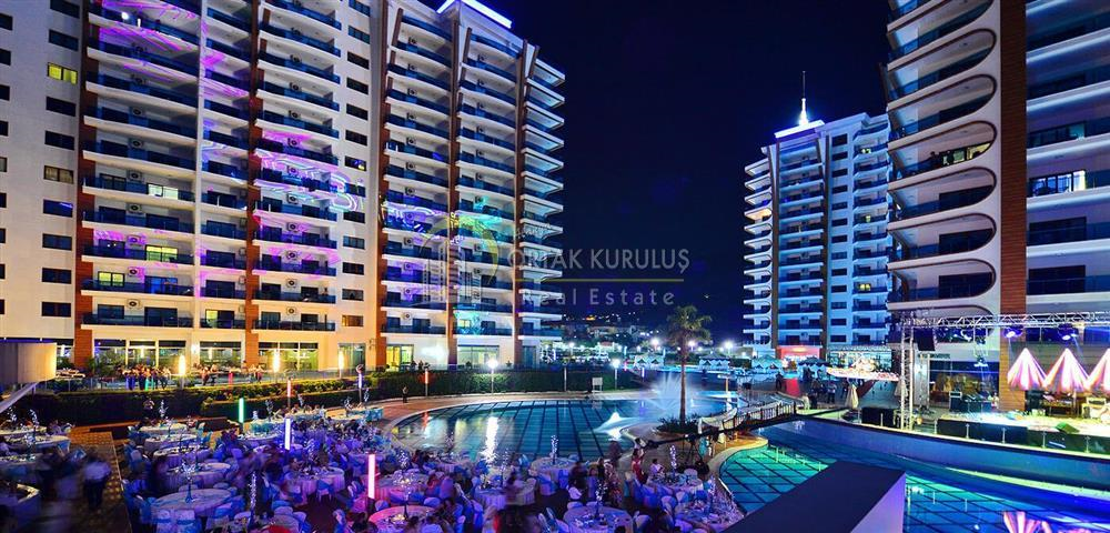 'Fully Furnished 1+1 Apartment in Azura Park | Sea and Pool View'