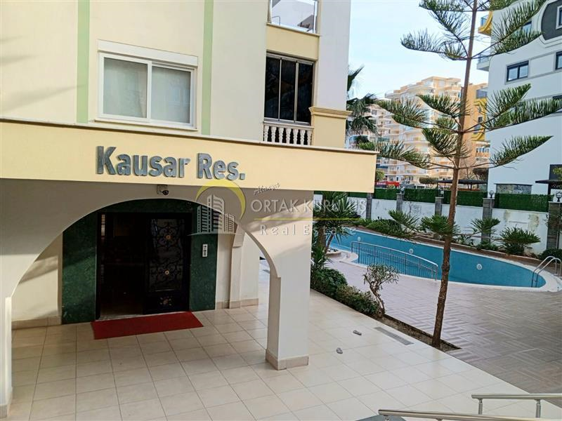 Alanya Mahmutlar'da Denize 50m, Eşyalı 2+1 Satılık Daire