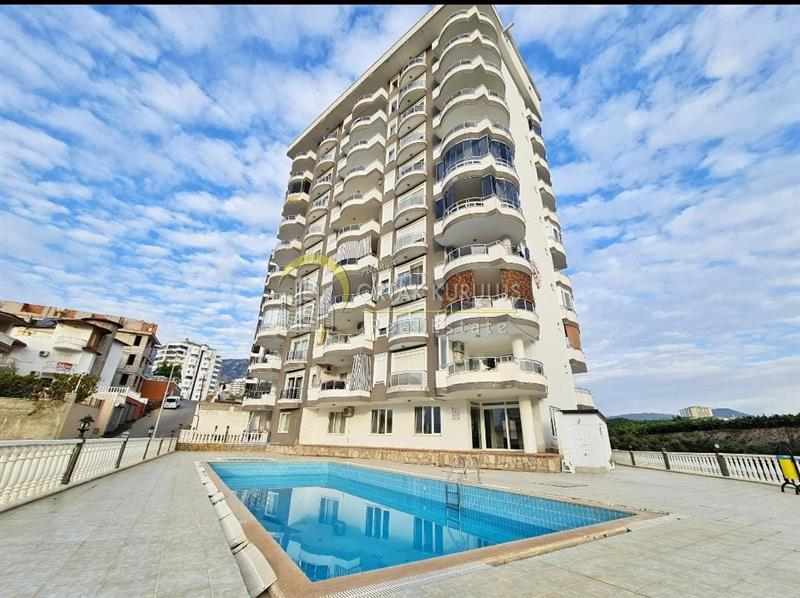Möblierte 2+1 Wohnung in Mahmutlar – Mit Pool, Lagerraum, 700 m zum Strand