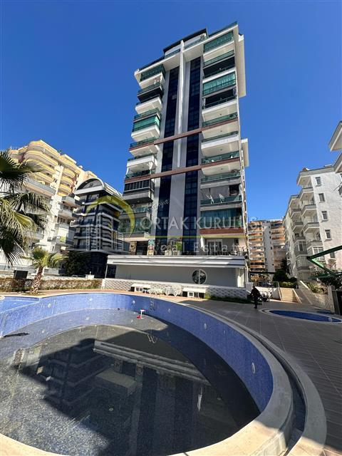 2+1 apartment for rent in Mahmutlar, Alanya with full social facilities.