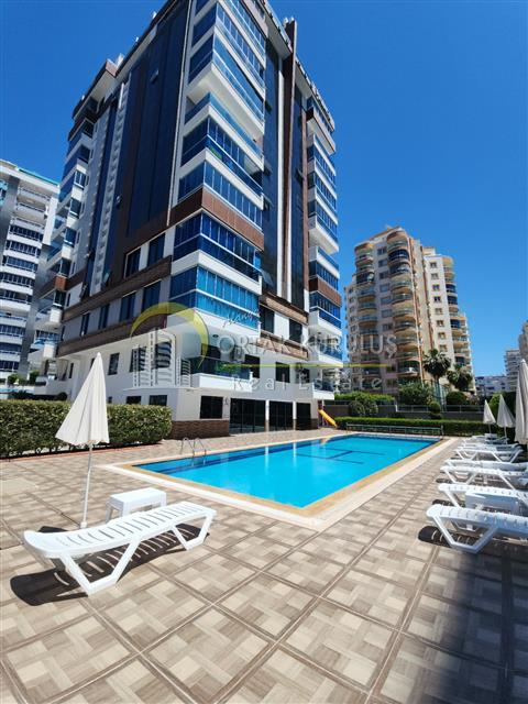 Star Palace on Mahmutlar Atatürk Street For Sale 2+1 | South-Facing
