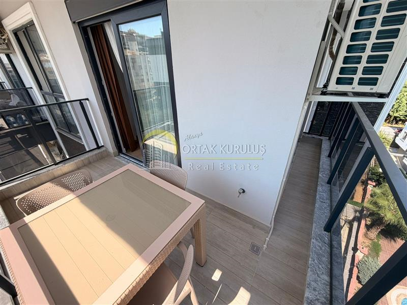 Mahmutlar Fırın Yanı Hrm 2 Satılık 1+1 | Denize 300m 1 Yaşında 5. Kat Eşyalı