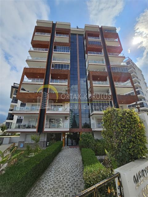 2+1 Apartment in Alanya Mahmutlar - 300 Meters to the Sea - Pool and Spa Facilities!