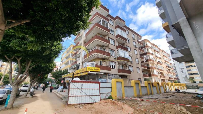 '2+1 Vacant Apartment Near the Sea in Alanya Mahmutlar - Barbaros Street'